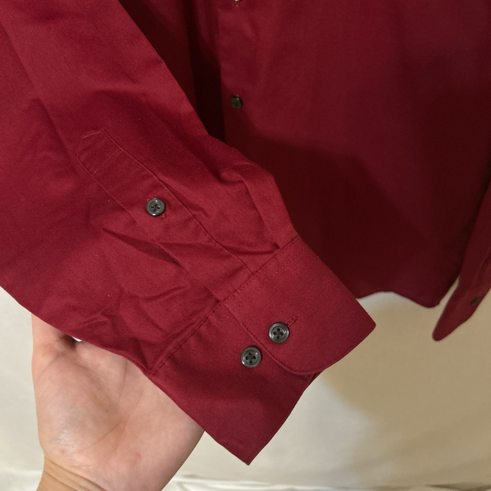 Van Heusen Red Dress Shirt Classic Style - Picture 2 of 4